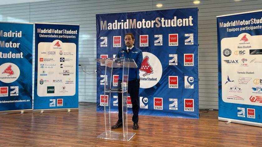 La Comunidad de Madrid respalda con su Plan Industrial al sector del automóvil, que genera 3.000 millones de euros al año El viceconsejero de Economía durante su intervención en el foro
