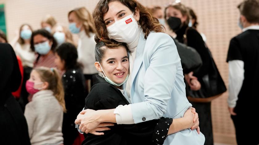 El Hospital público Infantil Niño Jesús desarrolla un proyecto con actores y directores de teatro y cine para mejorar el estado emocional de pacientes de Neurología Díaz Ayuso acompaña a Su Majestad la Reina Letizia para conocer la iniciativa Yo cuento, que busca enriquecer la calidad de vida de los menores