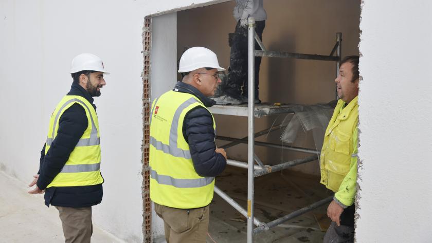 La Comunidad de Madrid construirá un centro de juventud en San Agustín del Guadalix con cargo al Programa de Inversión Regional 2022/2026 Carlos Izquierdo visitando las obras