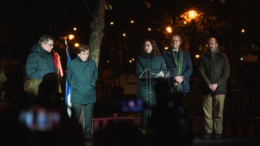 Díaz Ayuso recuerda a Gregorio Ordoñez, asesinado a manos de ETA hace 28 años: “Su ausencia será la forma más poderosa de presencia” La presidenta durante el homenaje