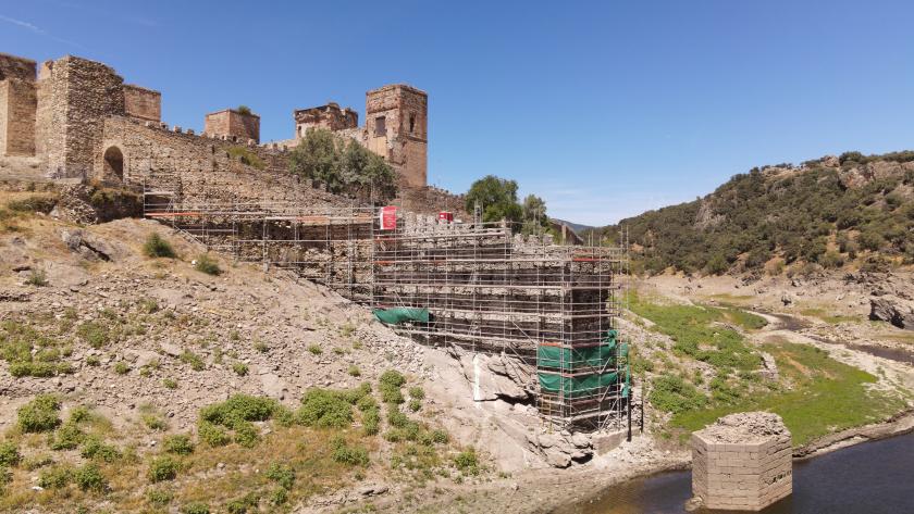coracha Buitrago durante restauración