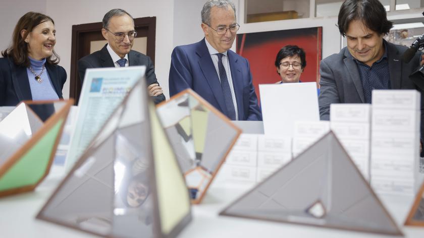 El vicepresidente inauguración del Espacio Matemático de Madrid en el IES Gabriel García Márquez de Leganés El vicepresidente recorriendo las instalaciones