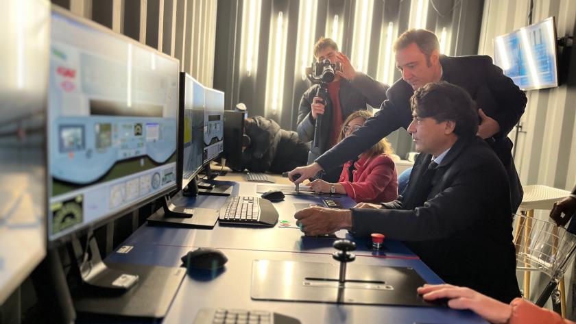 El consejero David Pérez participa en la inauguración de la Semana de la Ingeniería de Caminos El consejero recorriendo las instalaciones de la Estación de Metro