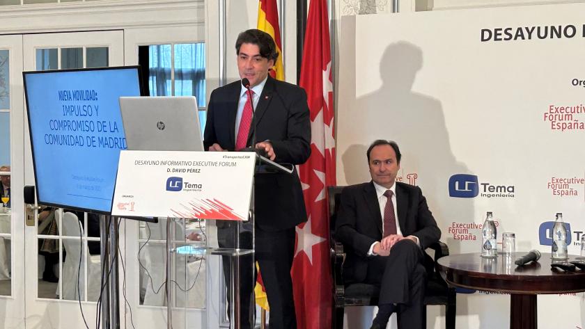 El consejero David Pérez protagoniza el desayuno informativo organizado por Executive Forum España El consejero interviniendo en el atril
