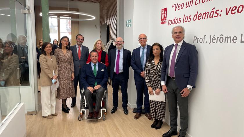 La Comunidad de Madrid ofrece casi 13.000 plazas de atención especializada y gratuita para personas con discapacidad intelectual Algunos de los asistentes al acto, entre ellos, los consejeros