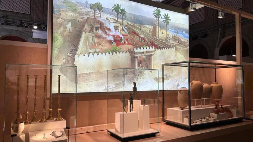 La Comunidad de Madrid presenta en agosto una amplia oferta de exposiciones en museos, salas y espacios culturales de la región Montaje exposición Tartesos