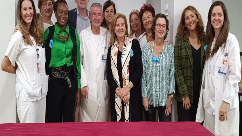 El Hospital Universitario Cruz Roja de Madrid celebra el día Mundial de los Cuidados Paliativos Foto de familia con los intervinientes en la jornada
