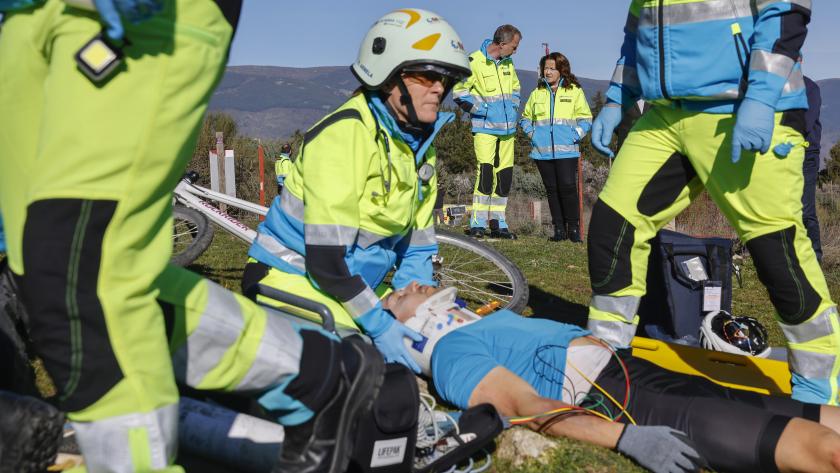Matute presenta el balance de actividad de SUMMA 112 en 2023 La consejera Fátima Matute en un simulacro de asistencia en accidente de ciclistas