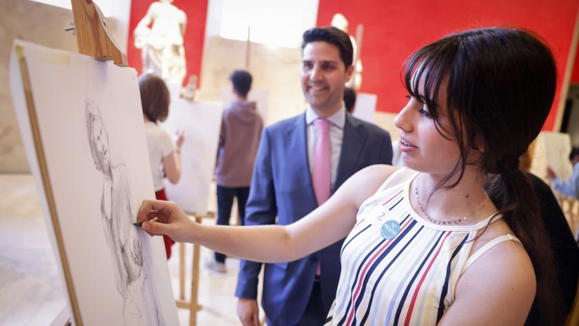 El consejero Emilio Viciana en el Museo Nacional del Prado