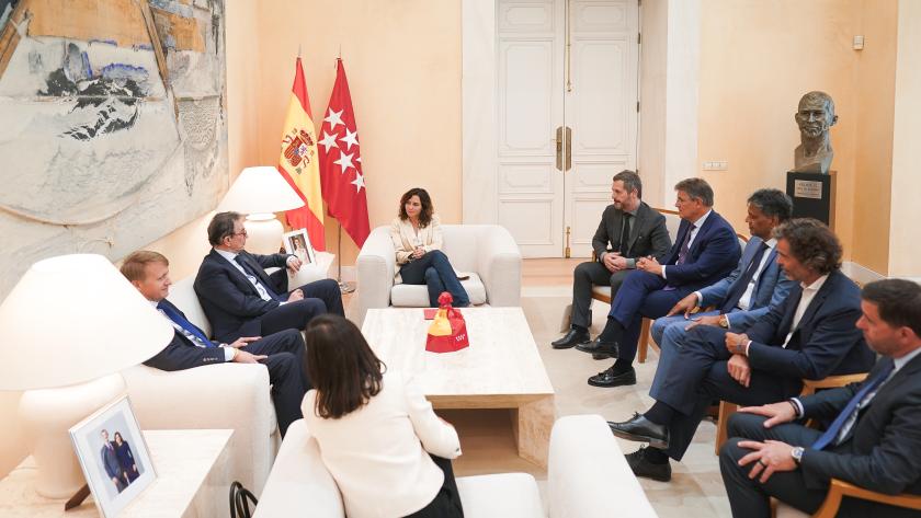 Díaz Ayuso mantiene un encuentro con el presidente de la cadena hotelera Marriott Internacional La presidenta Isabel Díaz Ayuso