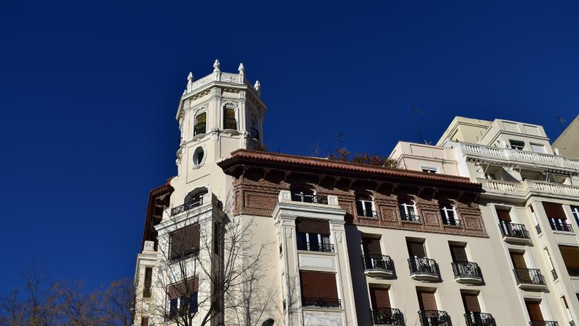 edificio neomudéjar Fachada de un edificio neomudéjar en Madrid