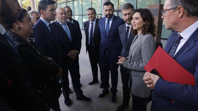 Díaz Ayuso mantiene un encuentro en la Asamblea de Madrid con los alcaldes de los municipios más afectados por la DANA La presidenta recibe a los alcaldes