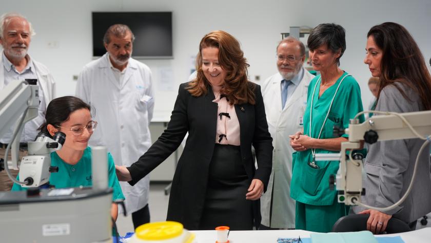 La Comunidad de Madrid instruye a más de 1.500 profesionales en el Centro Avanzado de Simulación Clínica del Hospital público La Paz La consejera Matute