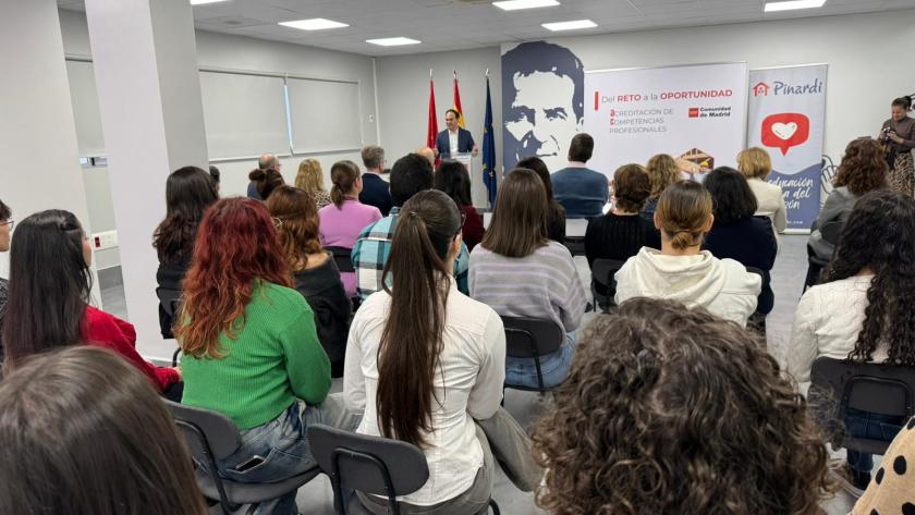 Firma convenio Acreditación Competencias Comunidad de Madrid y Pinardi Acto firma Convenio Comunidad de Madrid y Pinardi