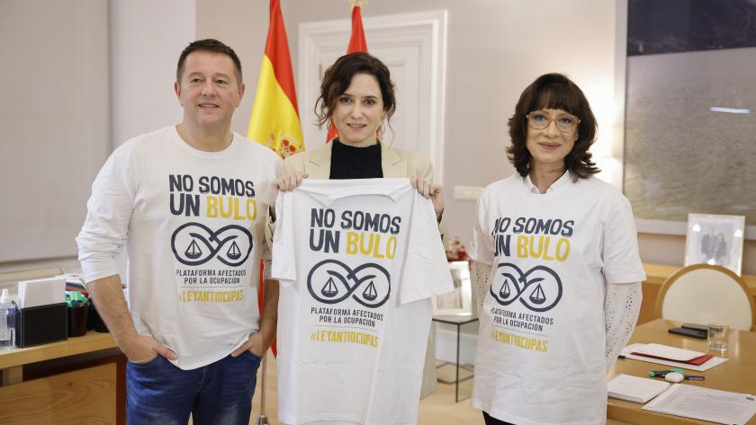 Díaz Ayuso se reúne con representantes de la Plataforma de Afectados por la Ocupación y la Inquiocupación La presidenta Isabel Díaz Ayuso