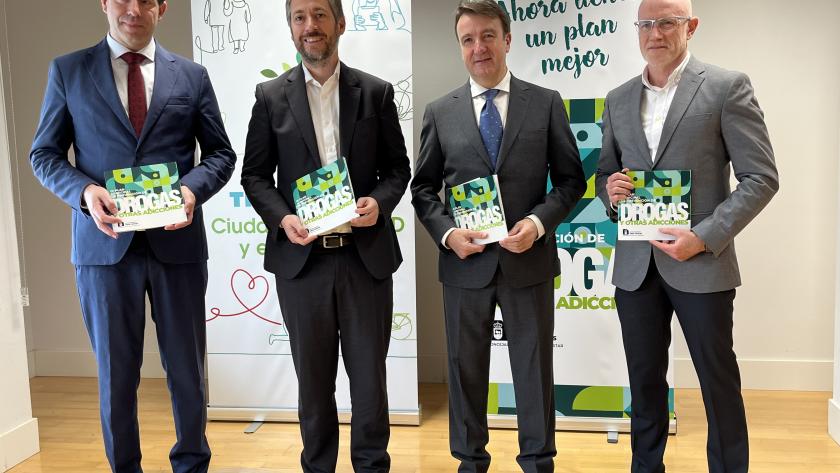 García Martín asiste a la presentación del Plan contra las Drogas del Ayuntamiento de Tres Cantos El consejero Miguel Ángel García Martín en la presentación del Plan contra las Drogas del Ayuntamiento de Tres Cantos