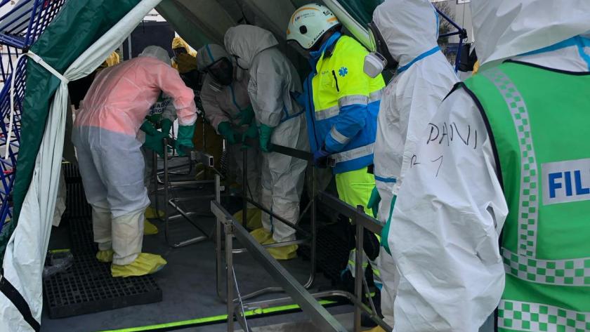 SUMMA 112 desplegó dos líneas de descontaminación para el simulacro Imagen de una de las líneas de descontaminación de SUMMA 112