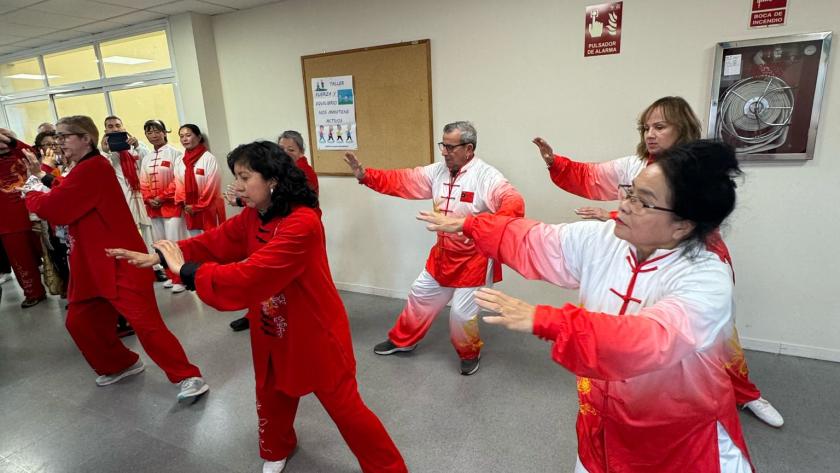 grupo de Taichi en el día de la prevención del riesgo cardiovascular
