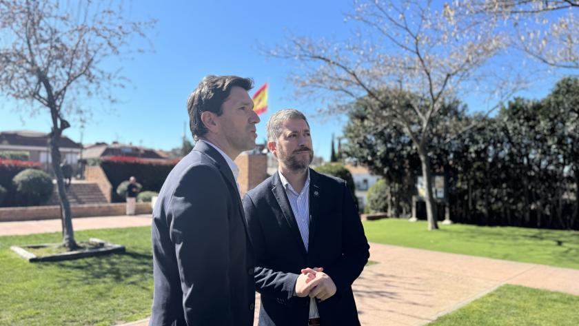 El consejero Miguel Ángel García Martín durante la presentación de la serie documental Huellas en la Tierra