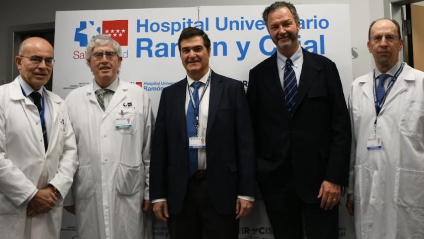 Imagen de fotocall del evento en el Hospital Universitario Ramón y Cajal