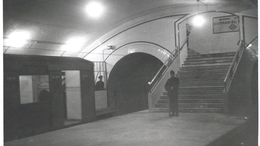 La Comunidad de Madrid recopila en un libro la historia y evolución de las 42 primeras estaciones de Metro Metro de Madrid