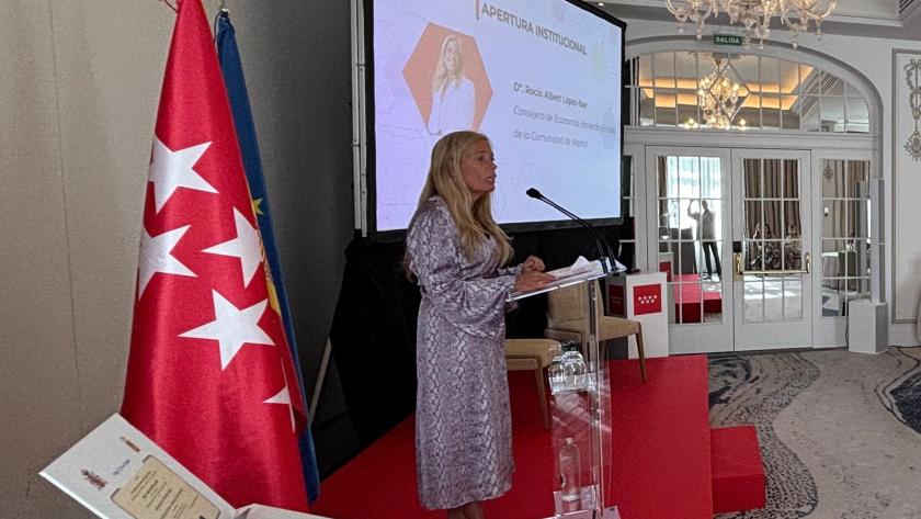 La consejera Rocío Albert en una jornada informativa para empresas sobre acreditación de competencias profesionales