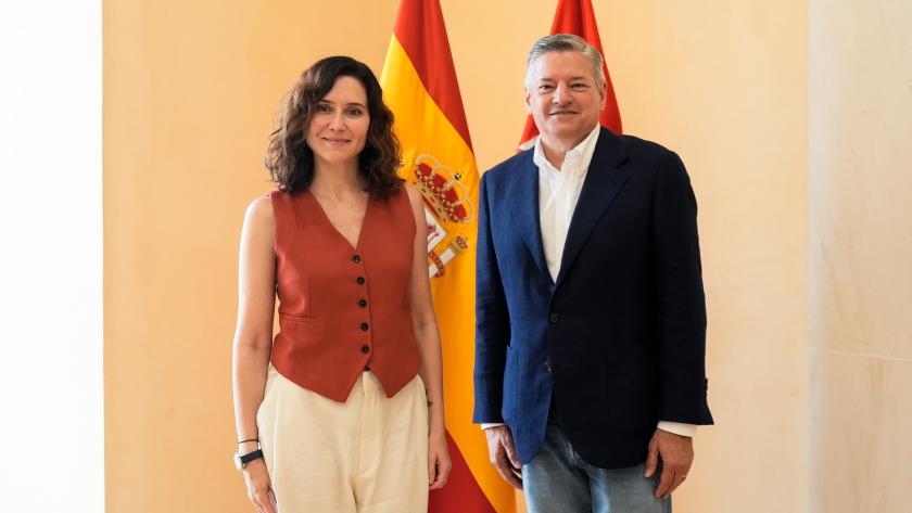 Díaz Ayuso recibe al CO-CEO de Netflix La presidenta Isabel Díaz Ayuso se reúne con Ted Sarandos