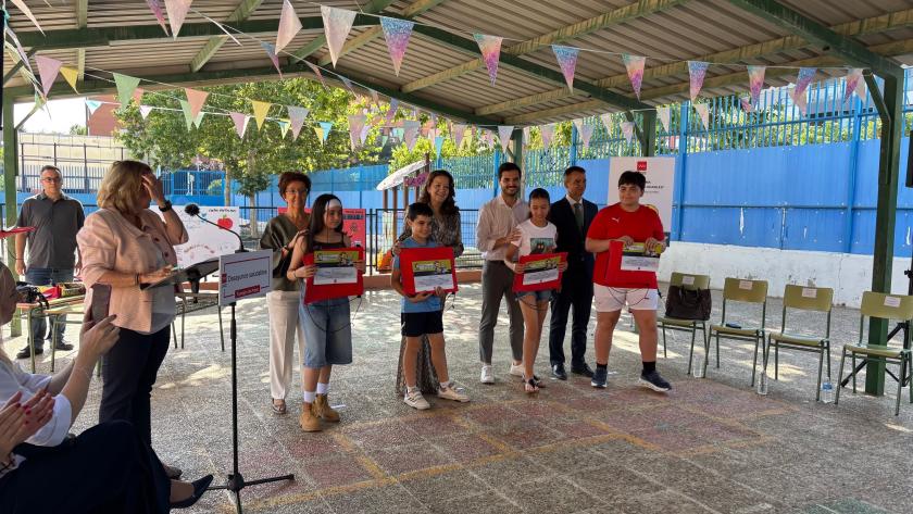 Matute entrega los premios Desayunos Saludables en el CEIP Ramón Carande de Torrejón de Ardoz La consejera Fátima Matute durante la entrega de los premios Desayunos Saludables en el CEIP Ramón Carande de Torrejón de Ardoz