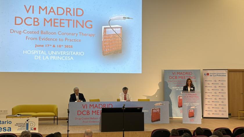 La directora Médico del Hospital de La Princesa inaugurando la jornada