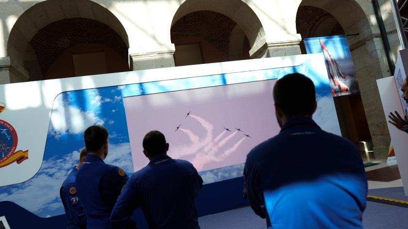 La exposición 40 años de La Patrulla Águila suma más de 17.000 visitantes en la Real Casa de Correos 40 años de La Patrulla Águila