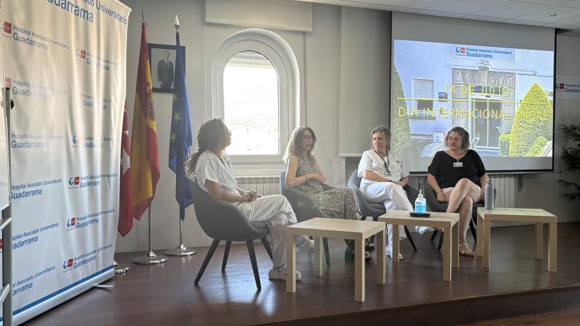 Mesa coloquio moderada por la directora gerente