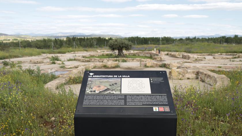 Panel de información de la villa romana de Valdetorres de Jarama