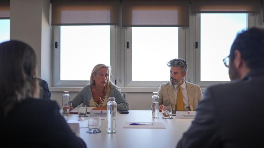 Albert se reúne con la Asociación de Inspectores de Hacienda La consejera Rocío Albert durante la reunión con la Asociación de Inspectores de Hacienda