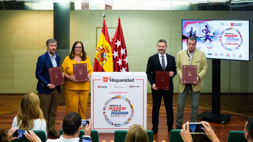 García Martín y de Paco Serrano firman un protocolo con fines solidarios para la carrera Madrid corre por Madrid Los consejeros Miguel Ángel García Martín y Mariano de Paco Serrano durante la firma del protocolo general de actuación