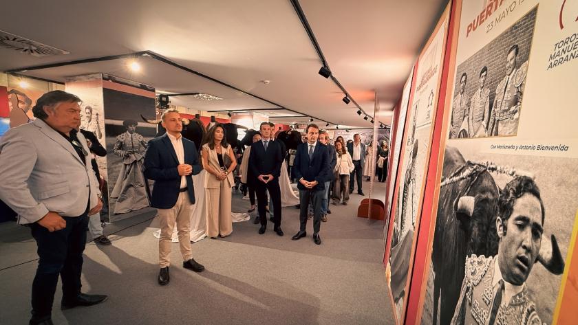 La Comunidad de Madrid homenajea al torero Paco Camino con una exposición sobre su trayectoria profesional El gerente del Centro de Asuntos Taurinos