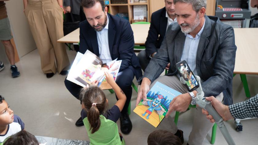García y Fernández presentan la programación de AulaMetro Los viceconsejeros José María García y José Carlos Fernández durante la presentación de AulaMetro