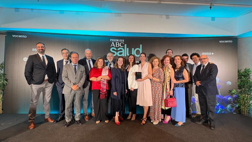 Varios representantes del Hospital Puerta de Hierro asisten a la gala de los Premios ABC Salud