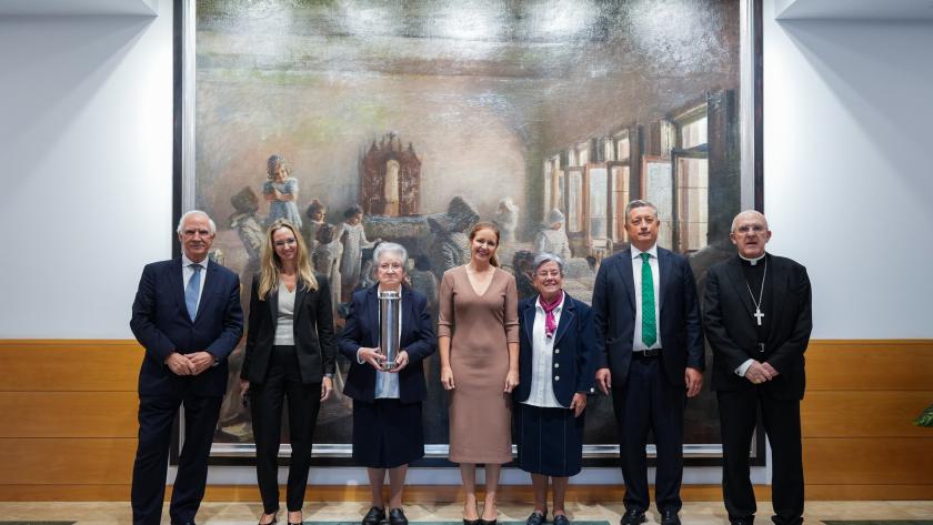 Dávila asiste al acto conmemorativo del centenario del Hospital Beata María Ana La consejera Ana Dávila durante el centenario del Hospital Beata María Ana