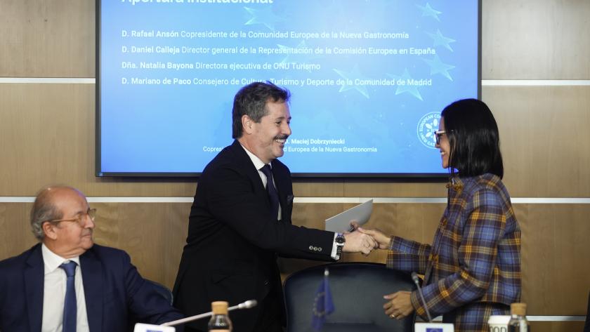 De Paco Serrano inaugura el l Congreso Europeo de Gastronomía y Turismo El consejero Mariano de Paco Serrano durante el congreso