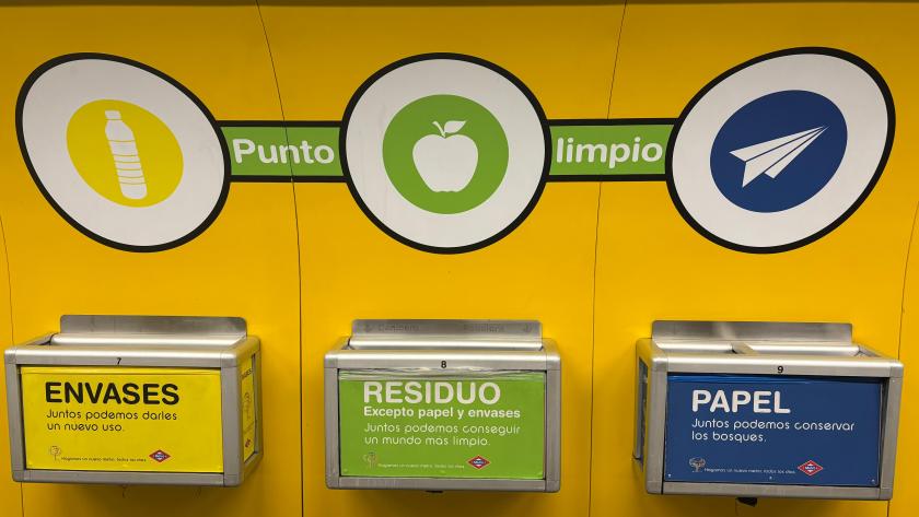 Papeleras en Metro