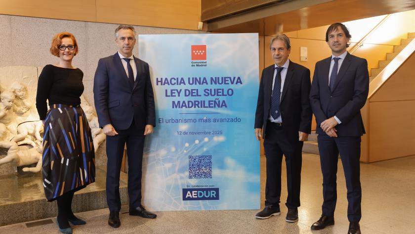 El consejero Carlos Novillo durante la jornada
