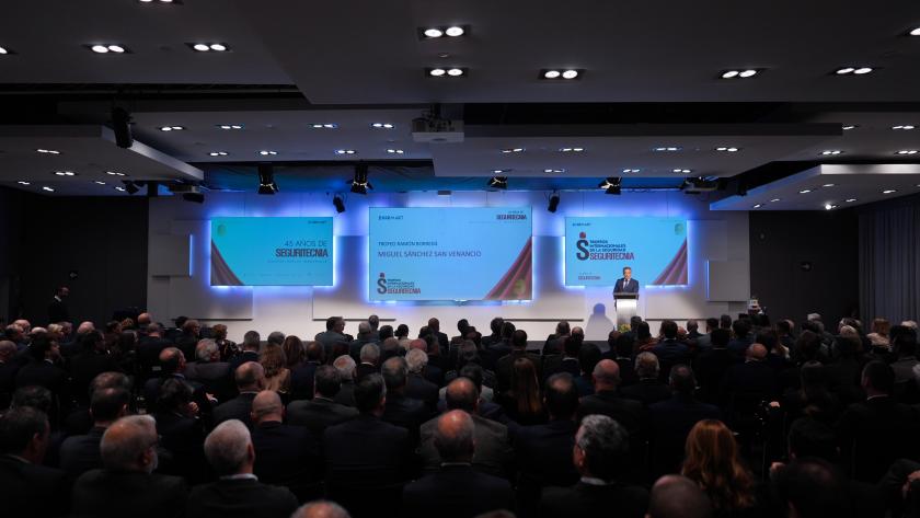 La Comunidad de Madrid, en el 45º aniversario de la revista Seguritecnia y la 38ª edición de los Premios Internacionales de la Seguridad El consejero Novillo