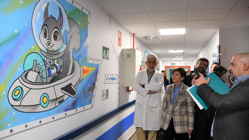 El Hospital público Ramón y Cajal estrena nueva decoración en la planta de Hospitalización y las Consultas Externas de Pediatría