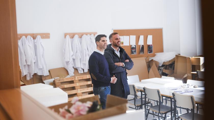 Emilio Viciana visita en Arganda del Rey el nuevo instituto Eduardo Capa