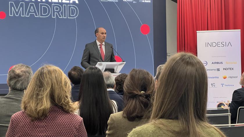 López Valverde participa en el evento final del Programa de aceleración de proyectos de IA para empresas industriales El consejero Miguel López Valverde durante el evento