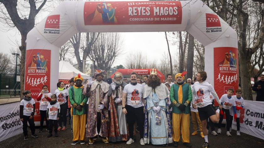 La Comunidad da la bienvenida a sus Majestades de Oriente con la tercera Carrera Popular de obstáculos de los Reyes Magos De Paco Serrano participa en la Carrera Popular de los Reyes Magos