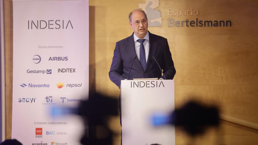 El consejero Miguel López Valverde durante la presentación del programa