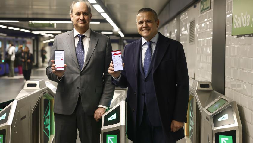 La Comunidad de Madrid presenta la aplicación Mi Tarjeta Transporte que permite validar el abono con el móvil a más de tres millones de usuarios Los consejeros López-Valverde y Rodrigo