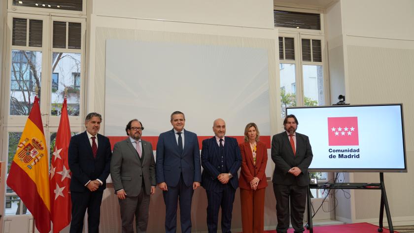 El consejero Jorge Rodrigo durante la firma del convenio de colaboración
