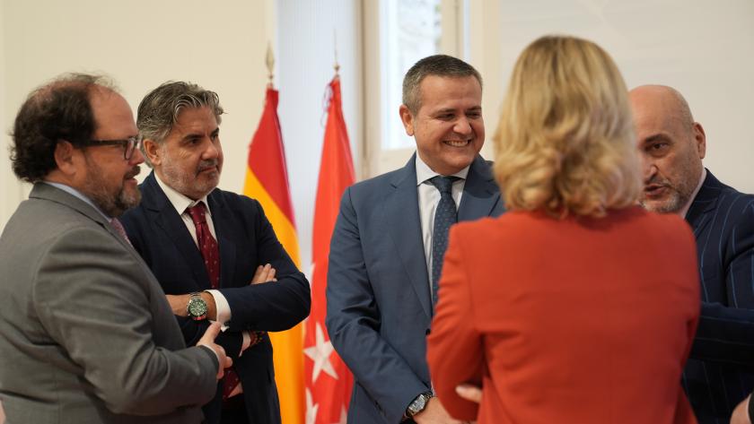 El consejero Jorge Rodrigo durante la firma del convenio de colaboración